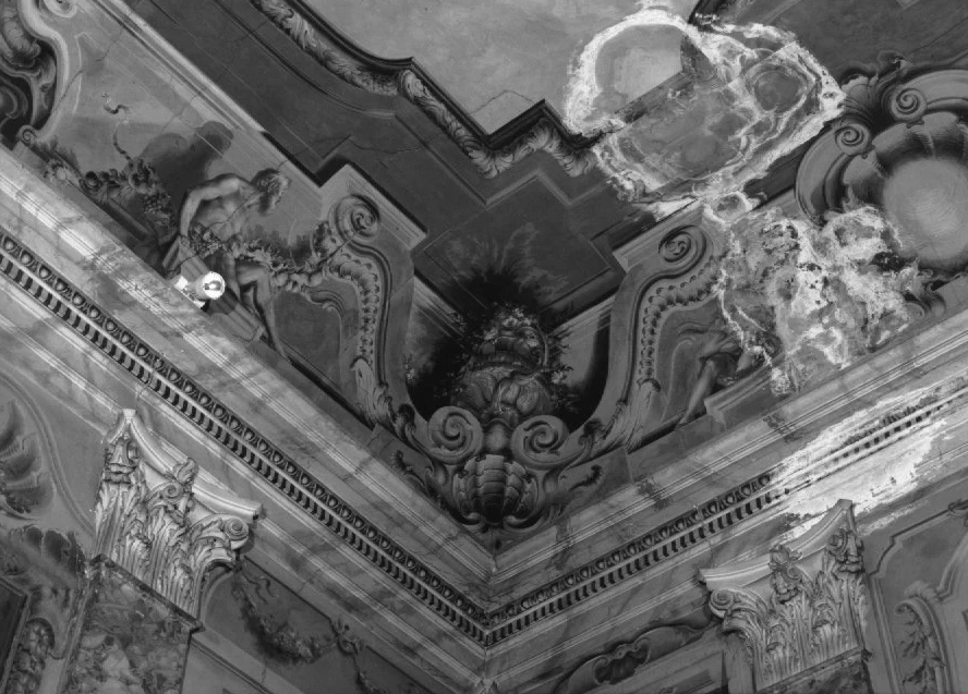 Palazzo Serpini Salvetti Paletta Dai Pre', Verona - vaso con fiori 1